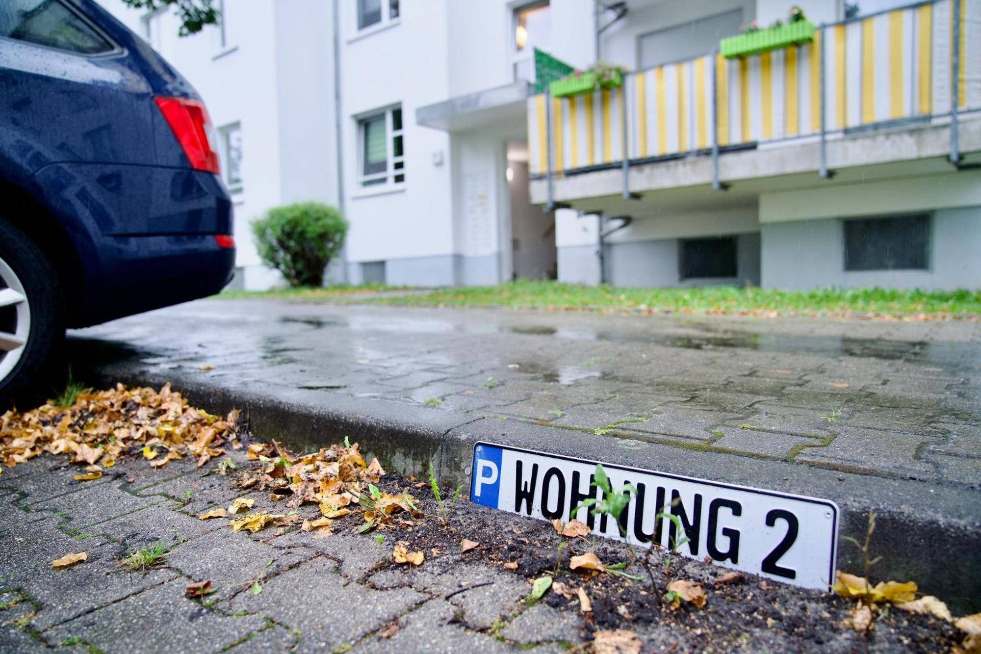 Edler Wohnraum Luxurioeses Apartment Mit Balkon, Boxspringbett, Kaffeevollautomat, Lift & Parkplatz Chemnitz Esterno foto
