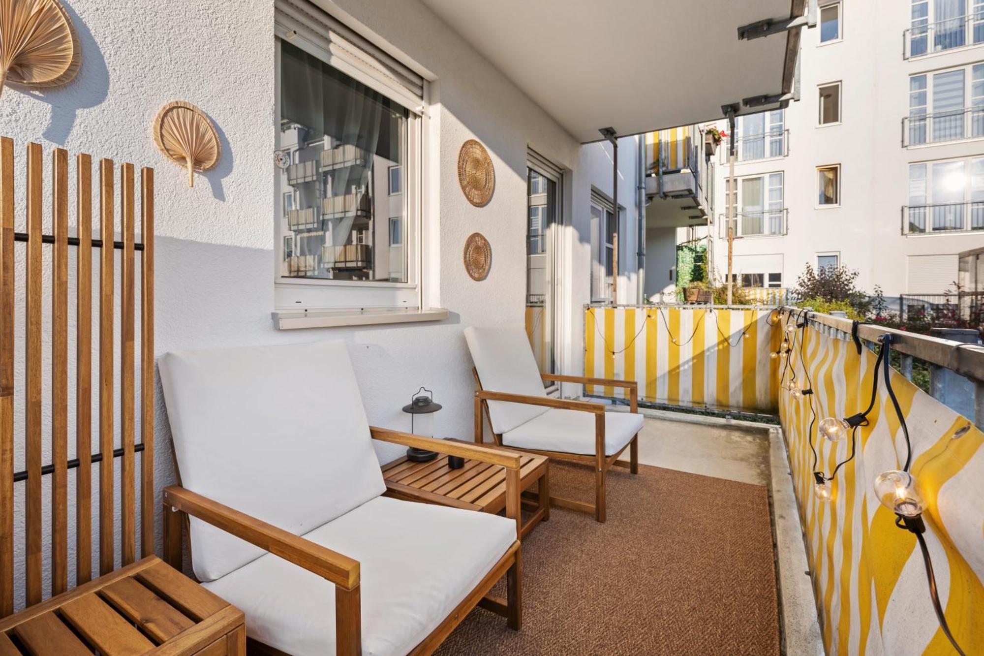 Edler Wohnraum Luxurioeses Apartment Mit Balkon, Boxspringbett, Kaffeevollautomat, Lift & Parkplatz Chemnitz Esterno foto
