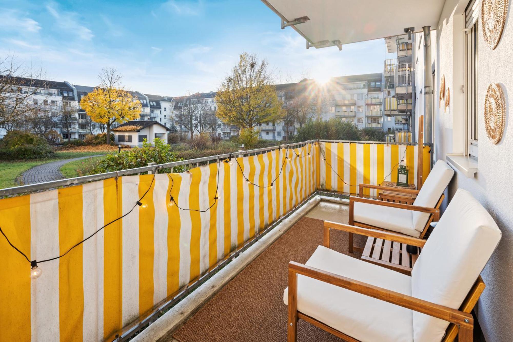 Edler Wohnraum Luxurioeses Apartment Mit Balkon, Boxspringbett, Kaffeevollautomat, Lift & Parkplatz Chemnitz Esterno foto