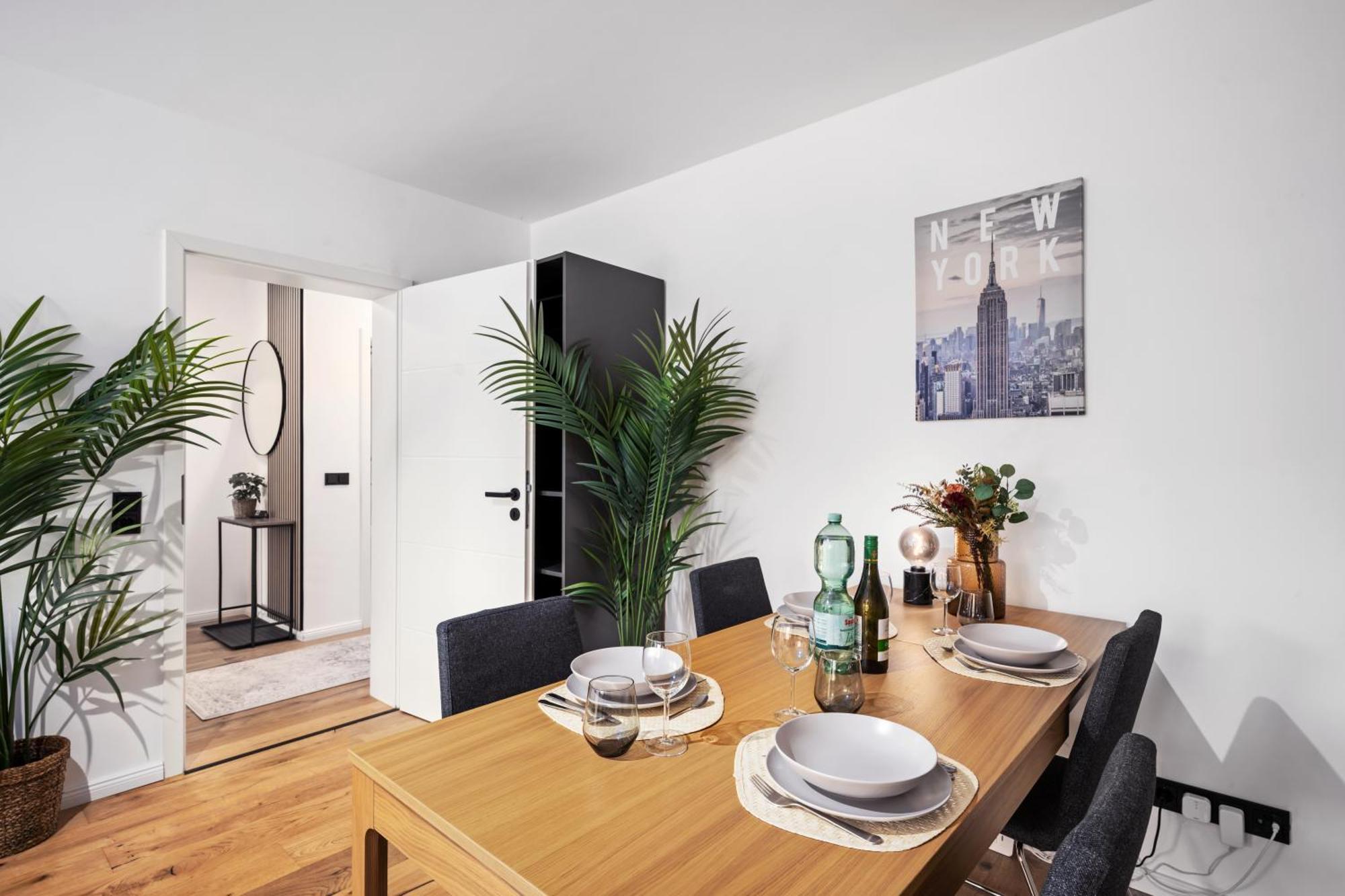 Edler Wohnraum Luxurioeses Apartment Mit Balkon, Boxspringbett, Kaffeevollautomat, Lift & Parkplatz Chemnitz Esterno foto